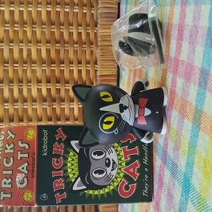 Kidrobot Rambunctious Tricky Cats Vinyl Cat with Top Hat & Cane 3/20